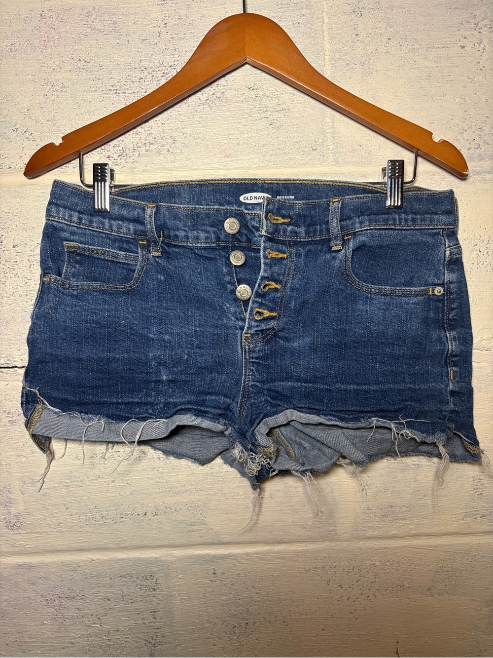Old Navy Mid Rise Boyfriend Jean shorts‎ 6